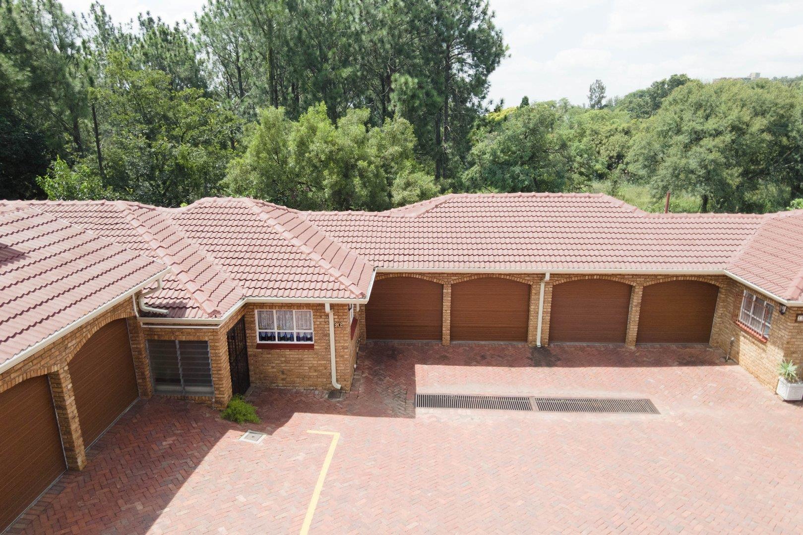 Lynnwood Ridge Property Property and houses for sale in Lynnwood Ridge Page 2