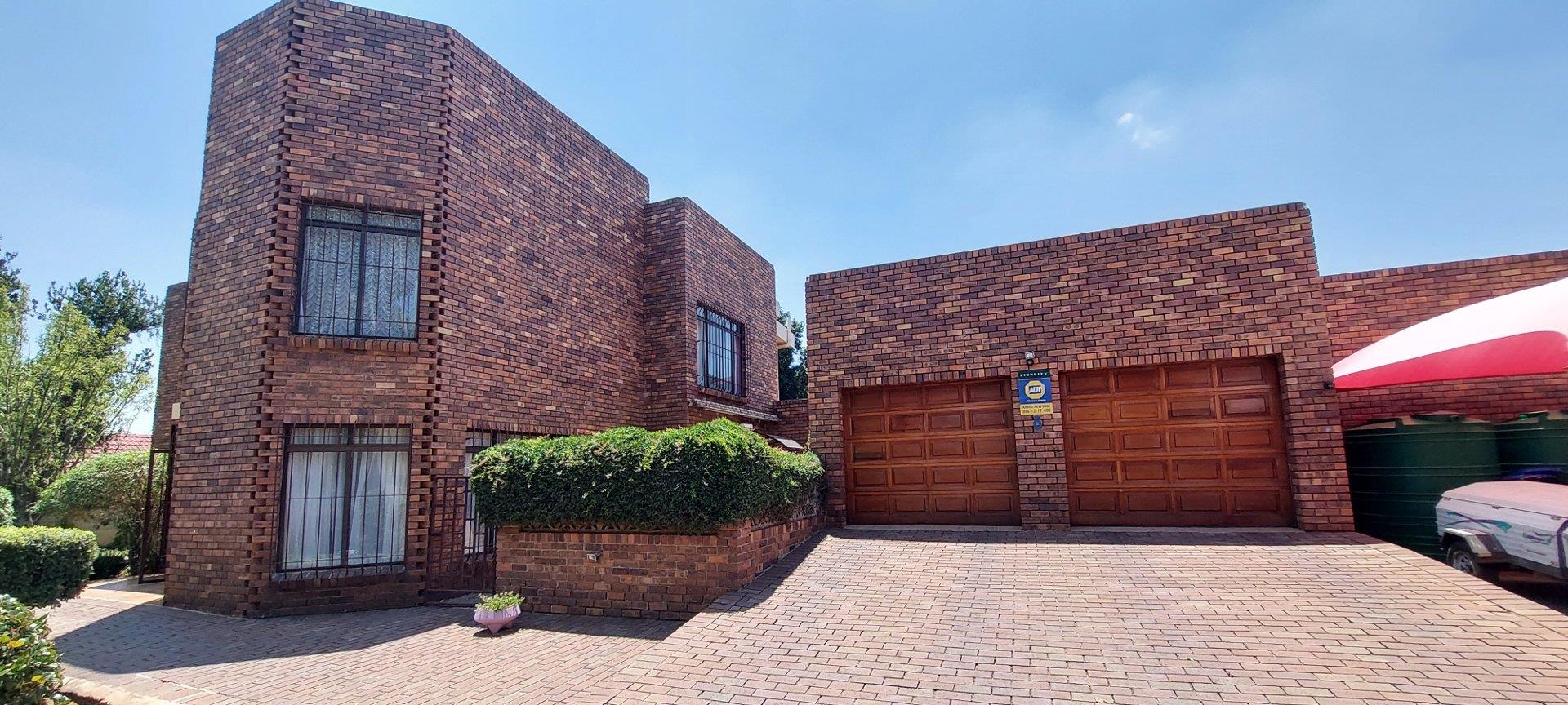 4 Bedroom House for sale in Ferryvale P24114004979