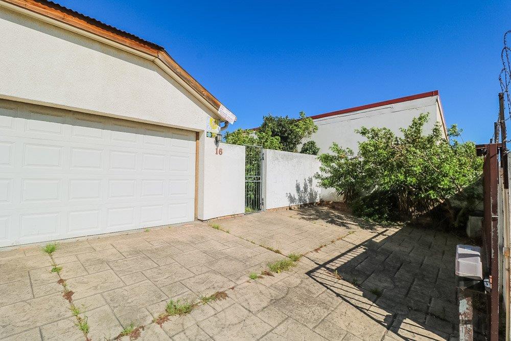 4 Bedroom House for sale in Gordons Bay Village P24114005025