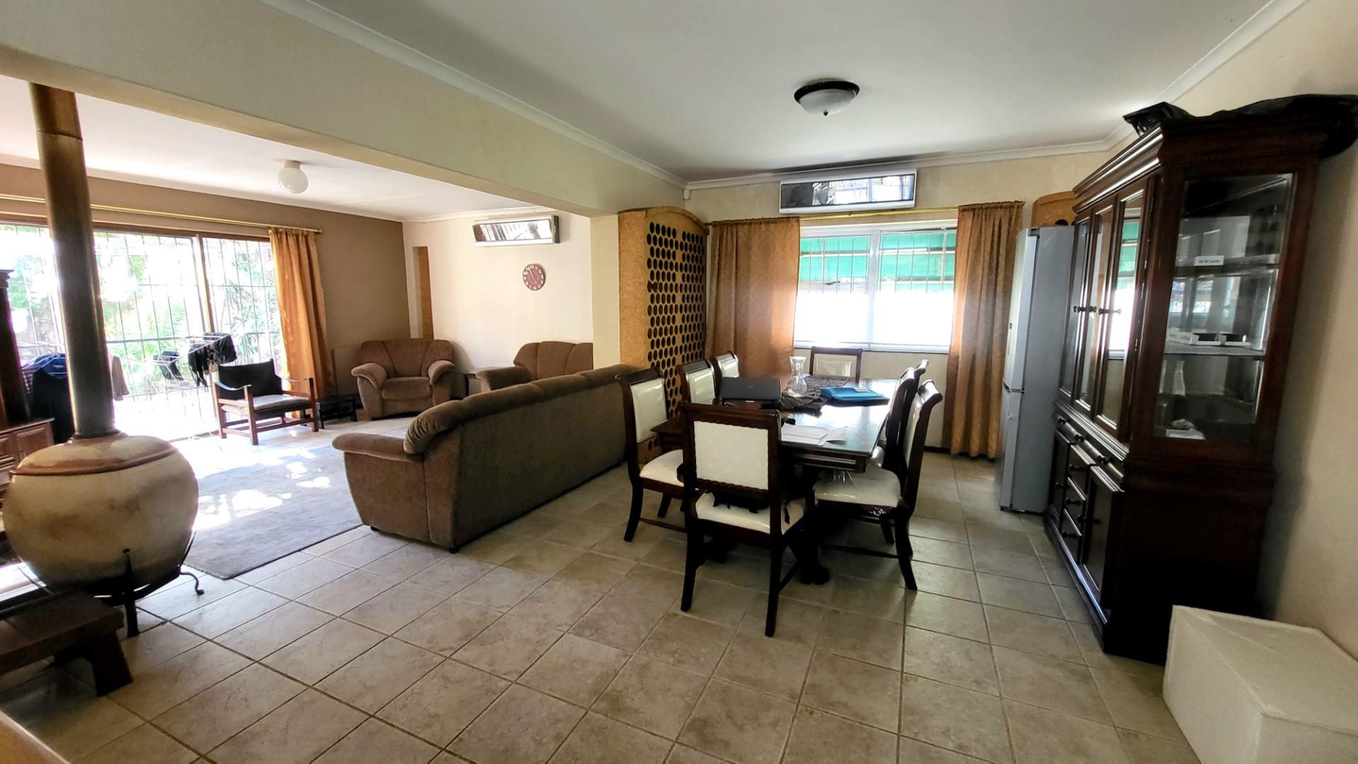 4 Bedroom House for sale in Gordons Bay Village P24114005613