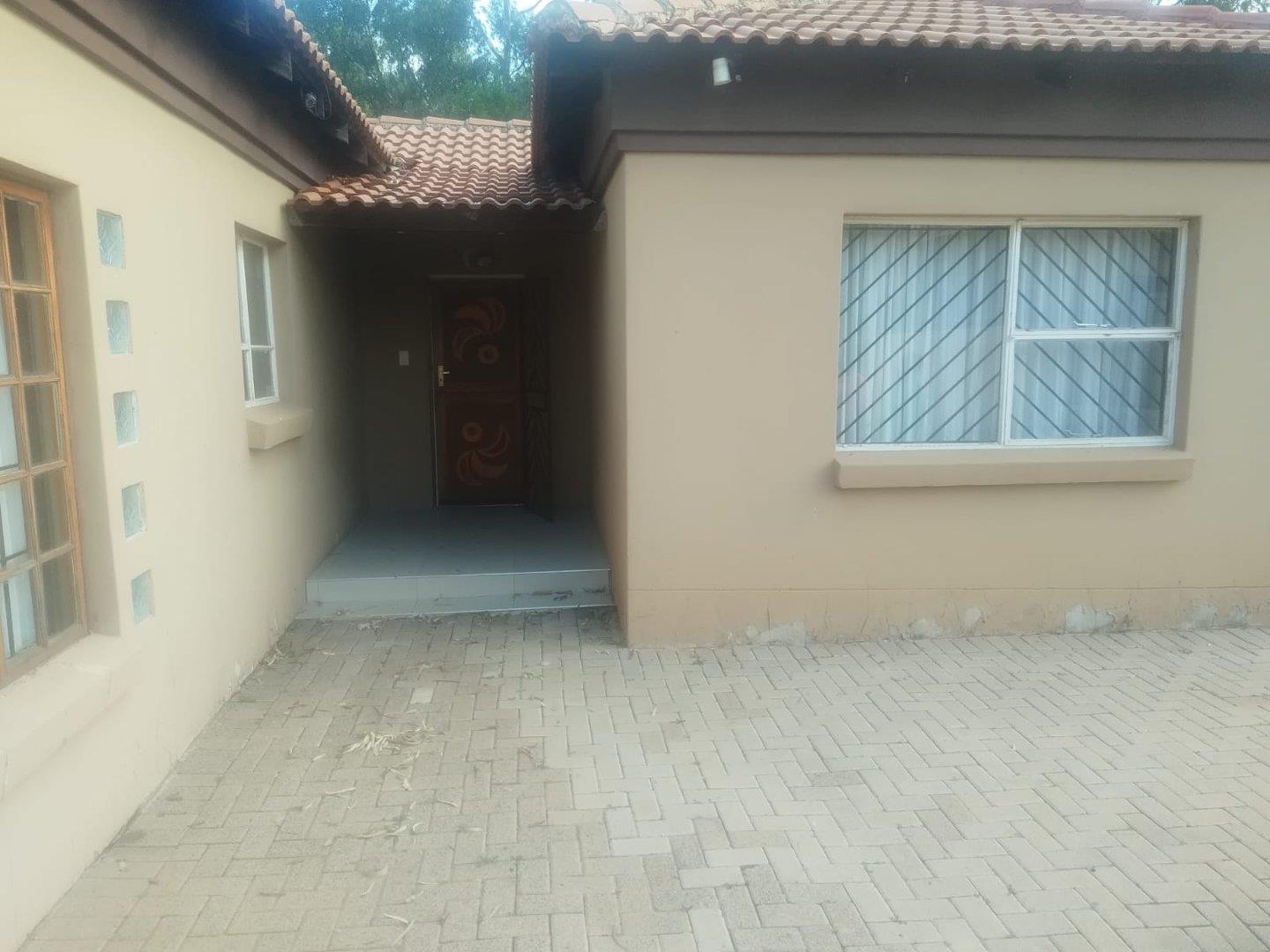 2 Bedroom House for sale in Reyno Ridge P24114006098