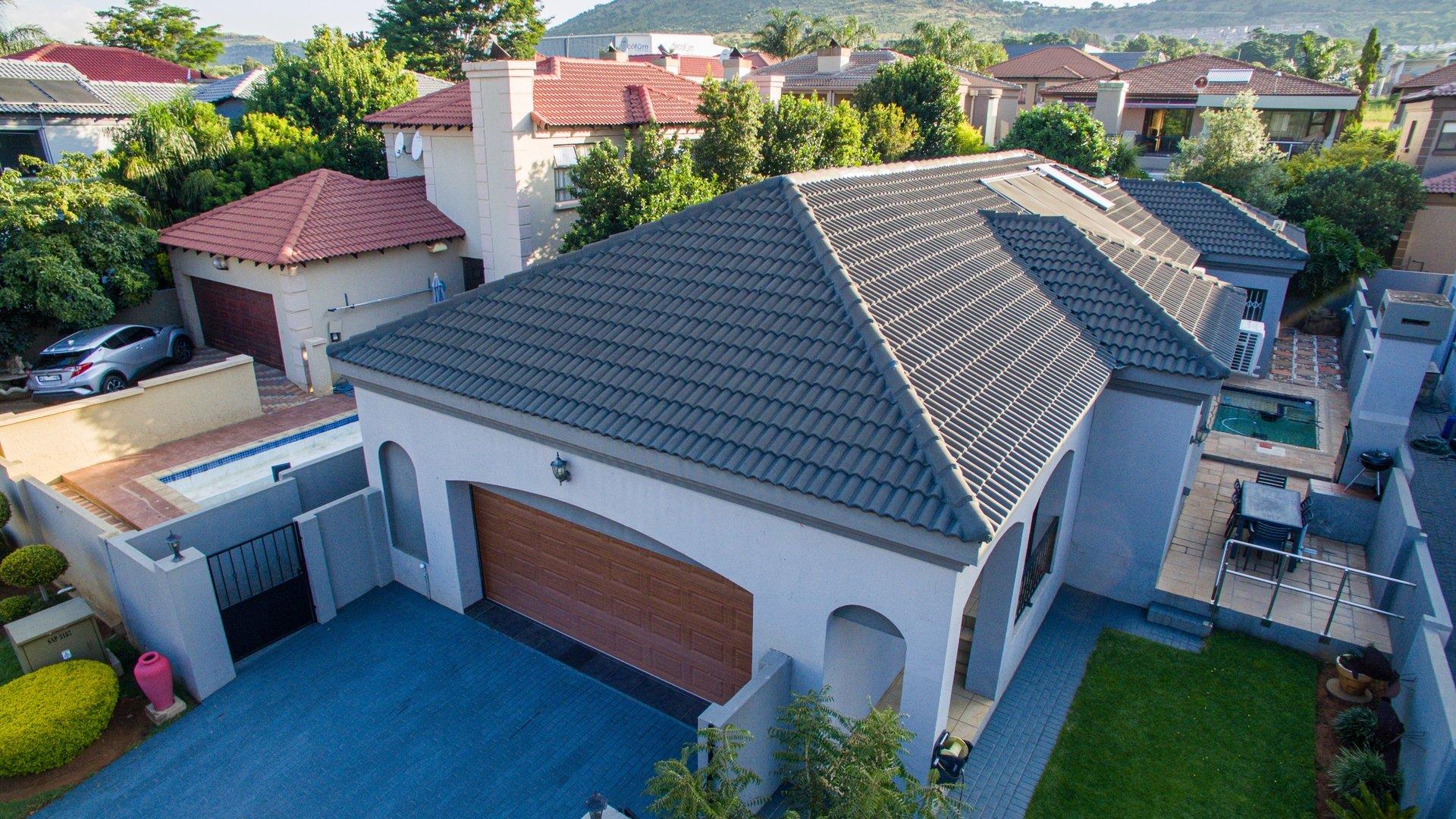 Willowbrook Property Houses for sale in Willowbrook