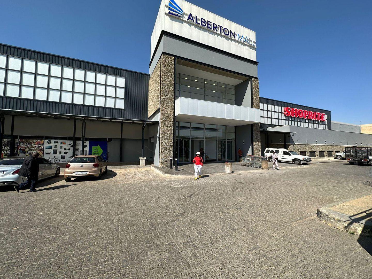 Commercial property to rent in New Redruth 1 Voortrekker Road P24