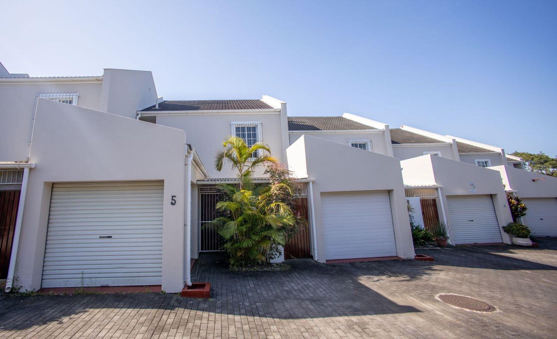 Beacon Bay Property Townhouses for sale in Beacon Bay Property24