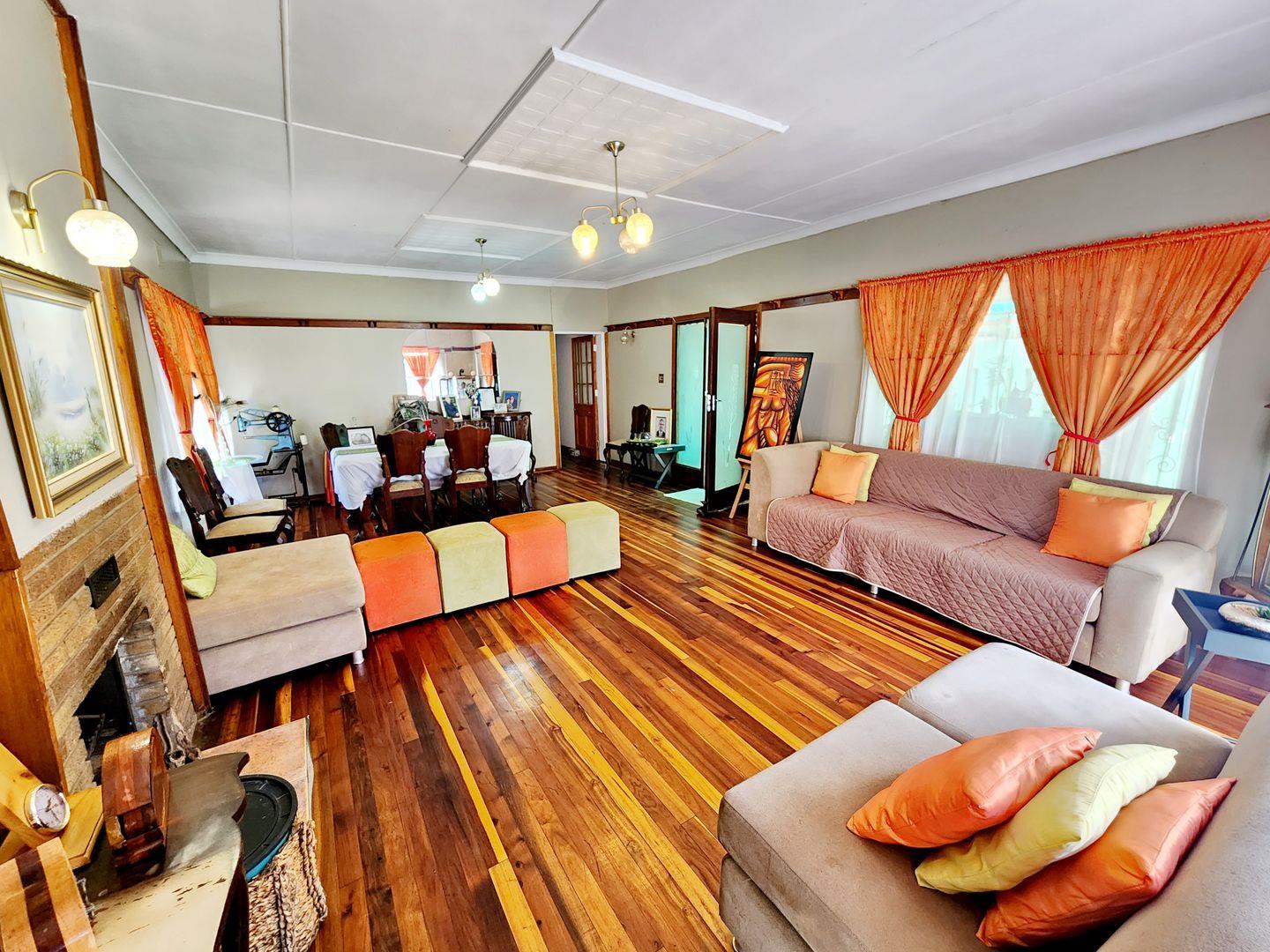 3 Bedroom House for sale in Bayswater P24113564716