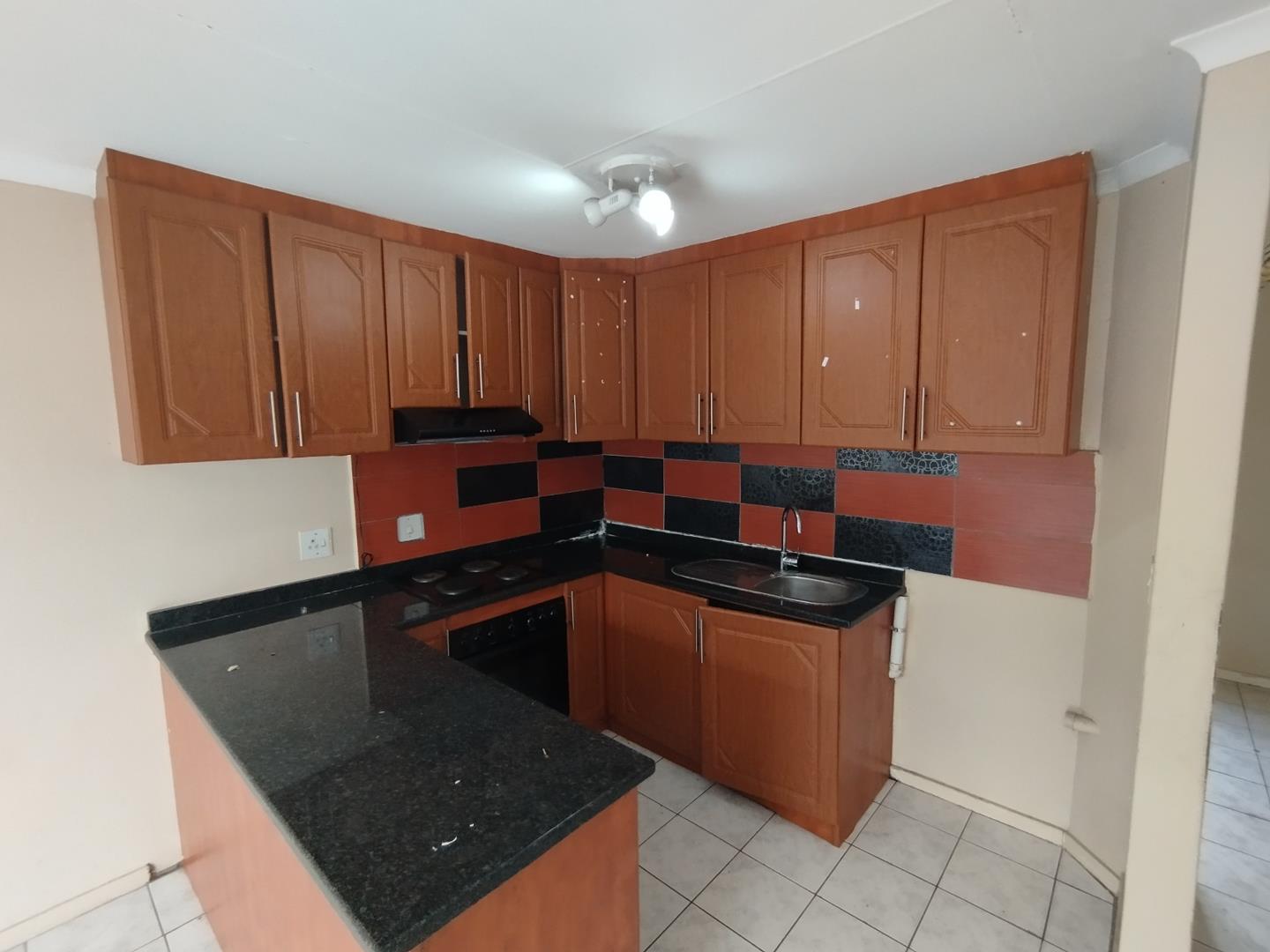 2 Bedroom Apartment / flat for sale in Montclair P24114010933