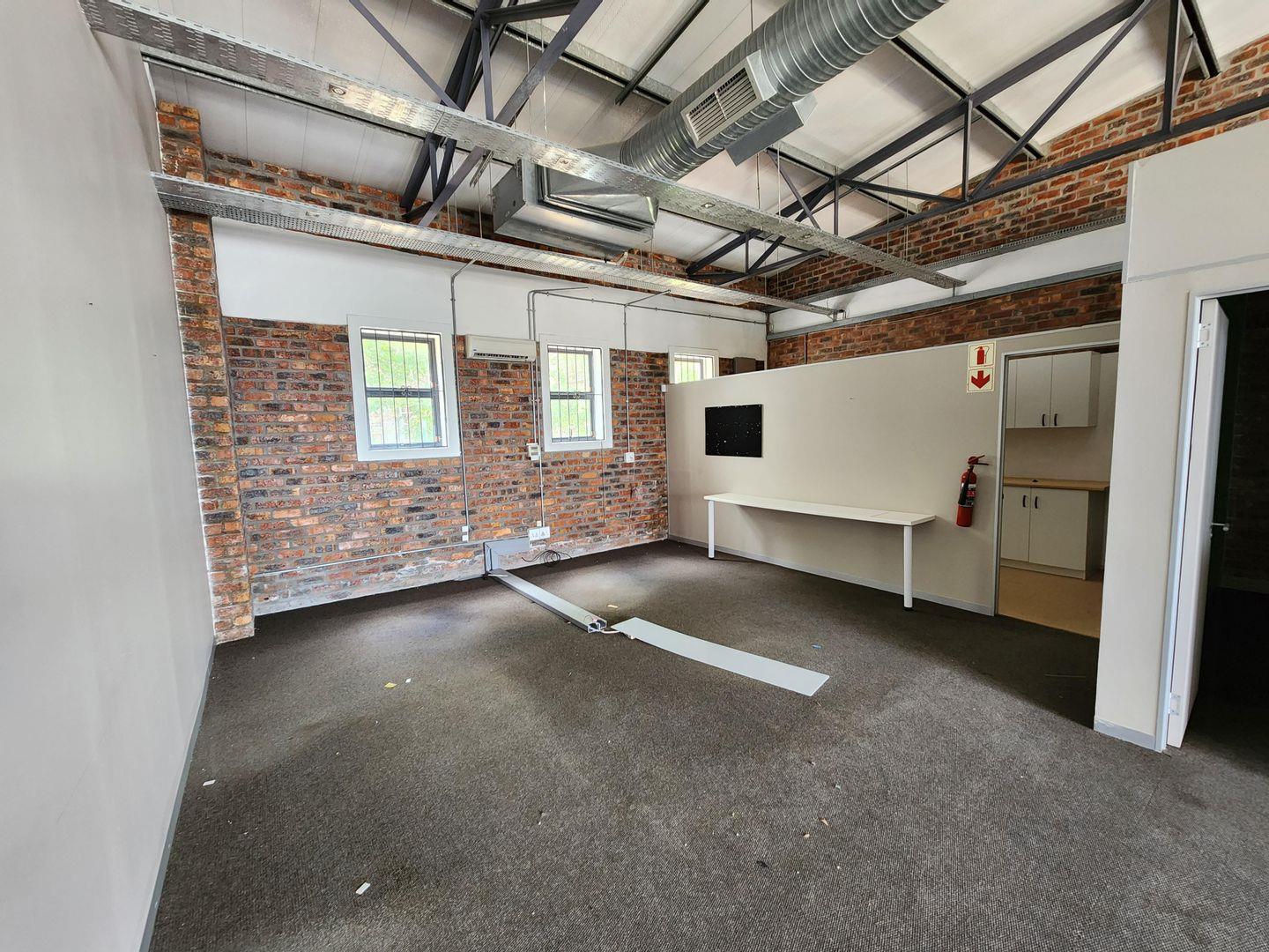 Commercial property to rent in Westlake P24114011052