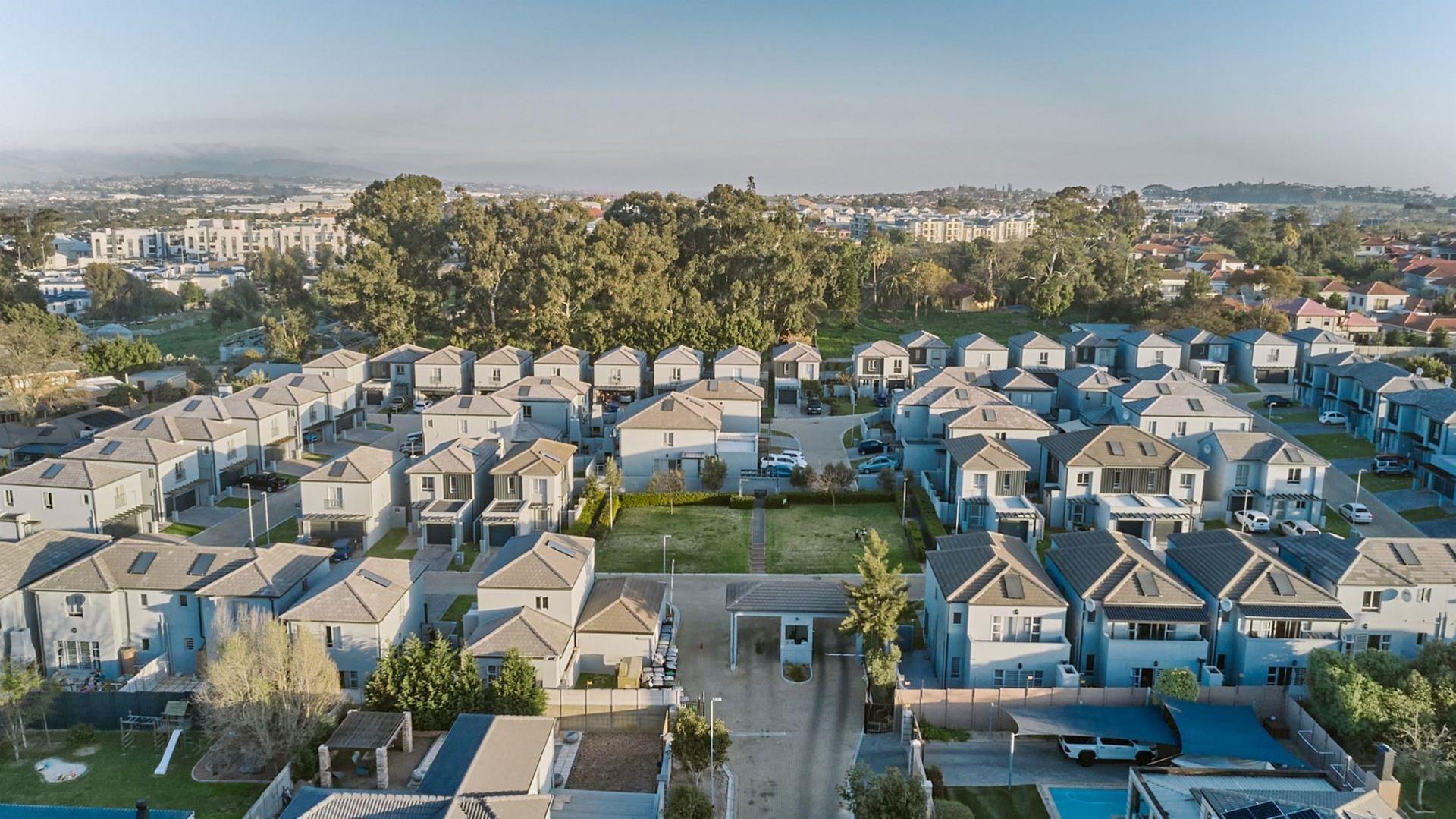 3 Bedroom House for sale in Durbanville Central P24113770957