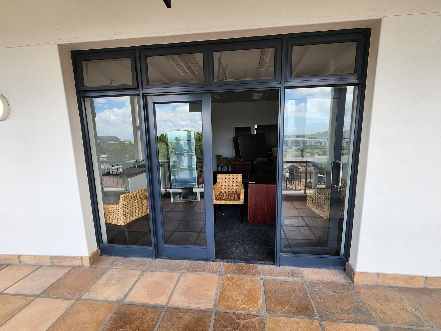 Commercial property to rent in Westlake P24114011311