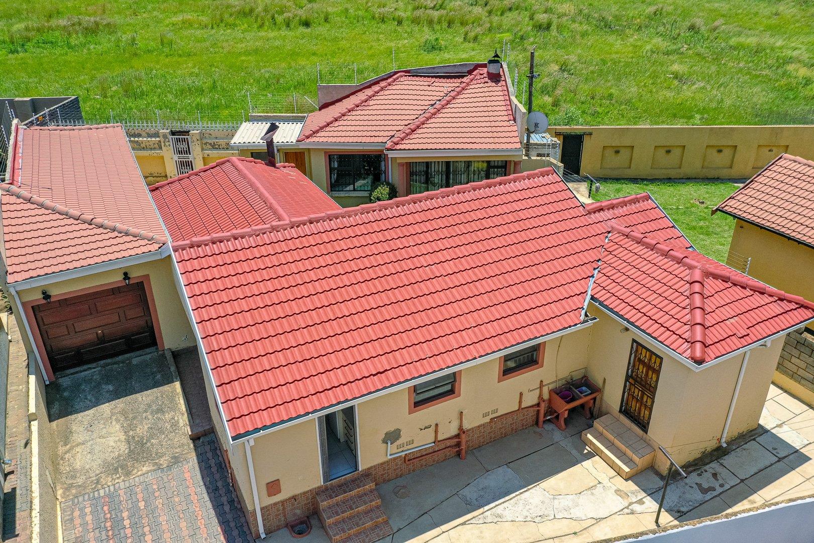 3 Bedroom House for sale in Meadowlands West P24114011498