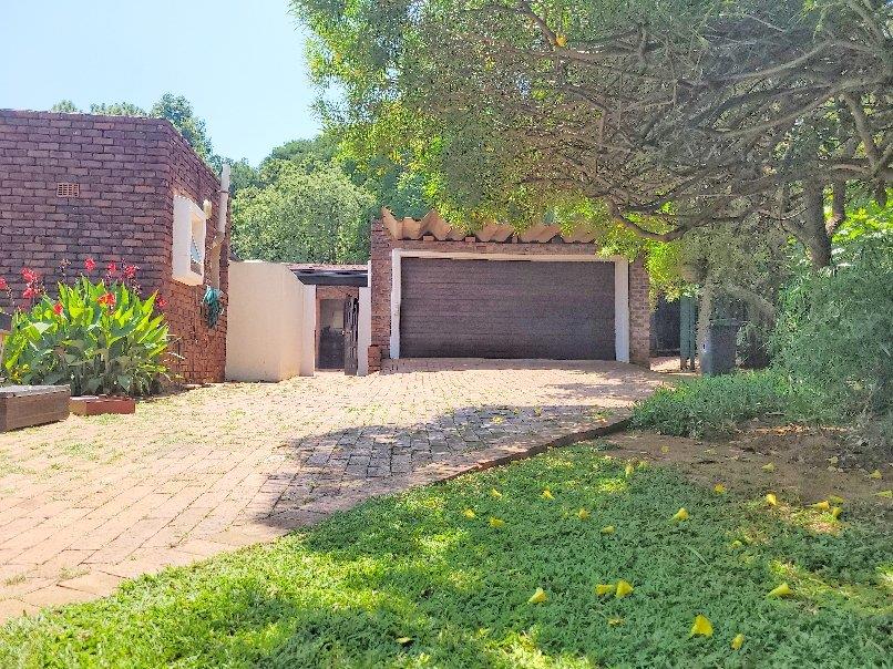 Lynnwood Ridge Property Property and houses for sale in Lynnwood