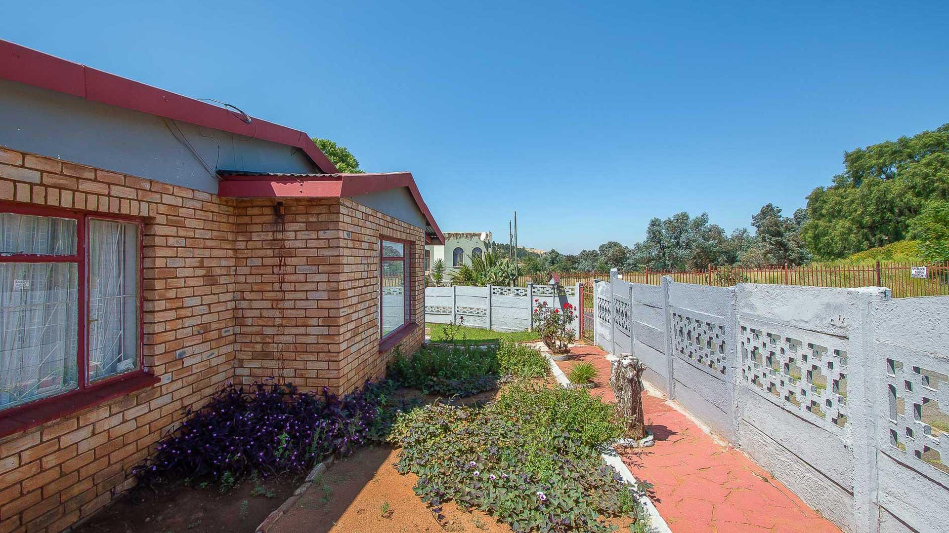 3 Bedroom House for sale in Riverlea 2 Horn P24114012833