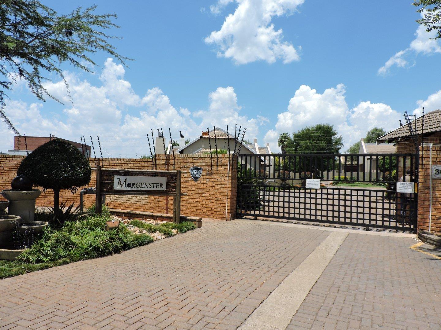 Pinehaven, Krugersdorp Property Houses for sale in Pinehaven