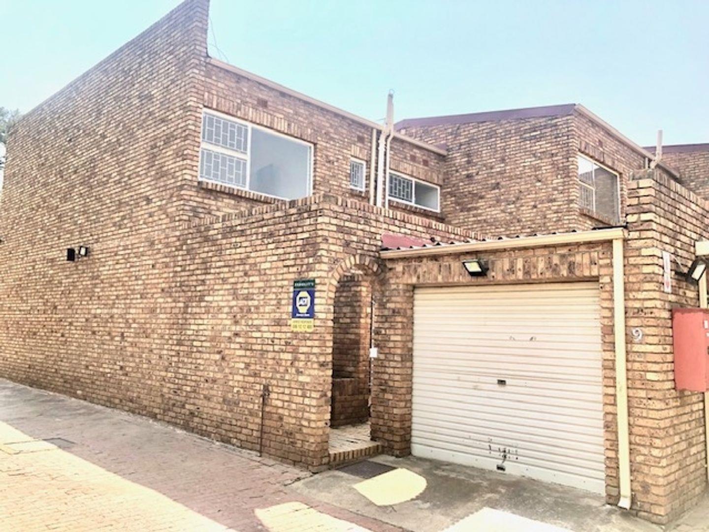 3 Bedroom Townhouse for sale in Meredale 9 Ss Meerduyn(49/1980), 18