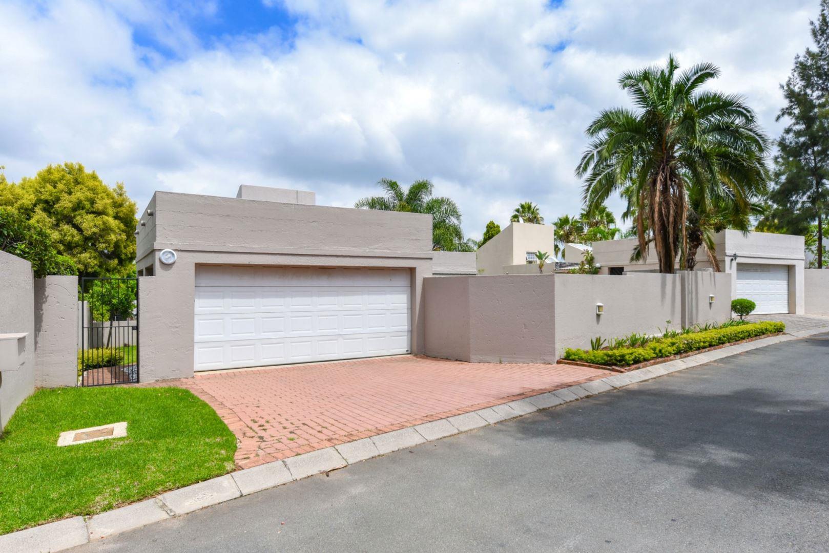 3 Bedroom House for sale in Douglasdale P24114019580