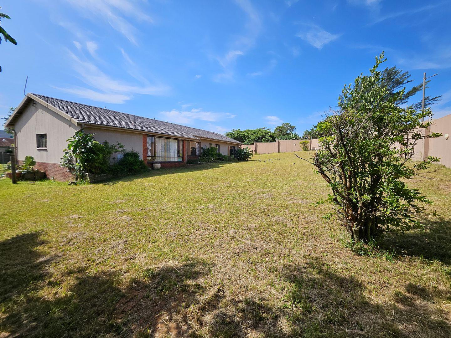 3 Bedroom House for sale in Athlone Park P24114020473