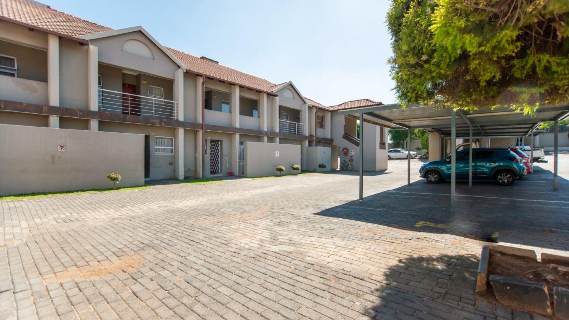 2 Bedroom Apartment / flat for sale in Ferndale P24113625909