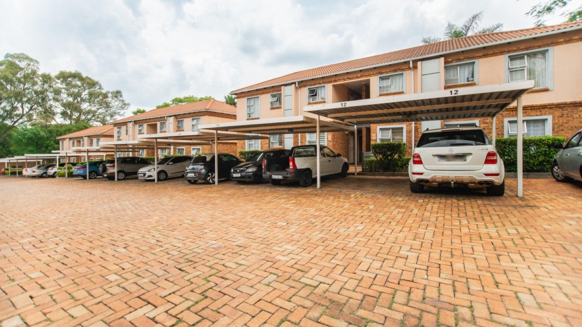 2 Bedroom Apartment / flat for sale in Ferndale P24113778759