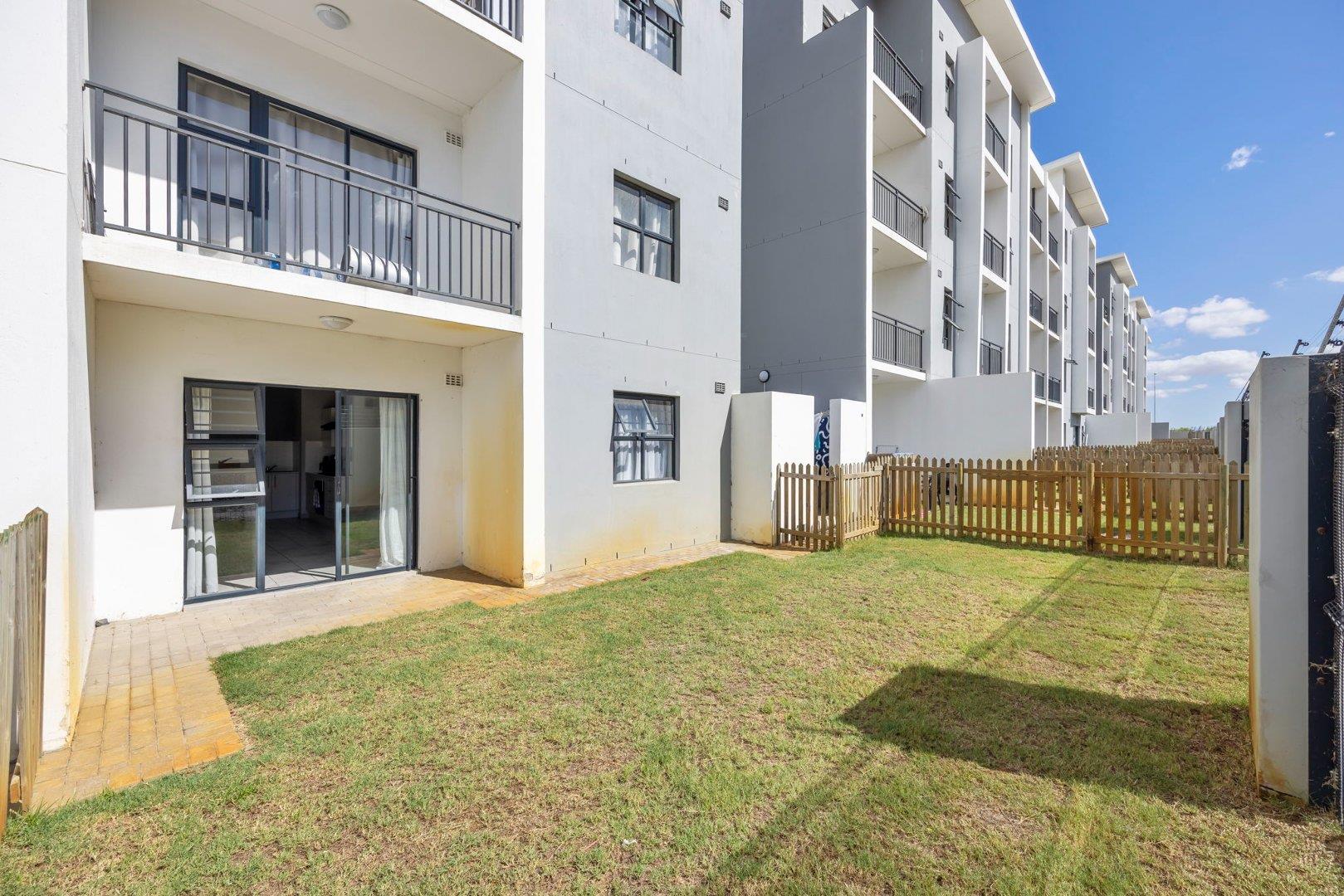 2 Bedroom Apartment / flat for sale in Parklands East B01 Ihlathi, 23