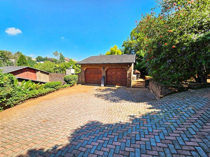 4 Bedroom House for Sale in Roodekrans