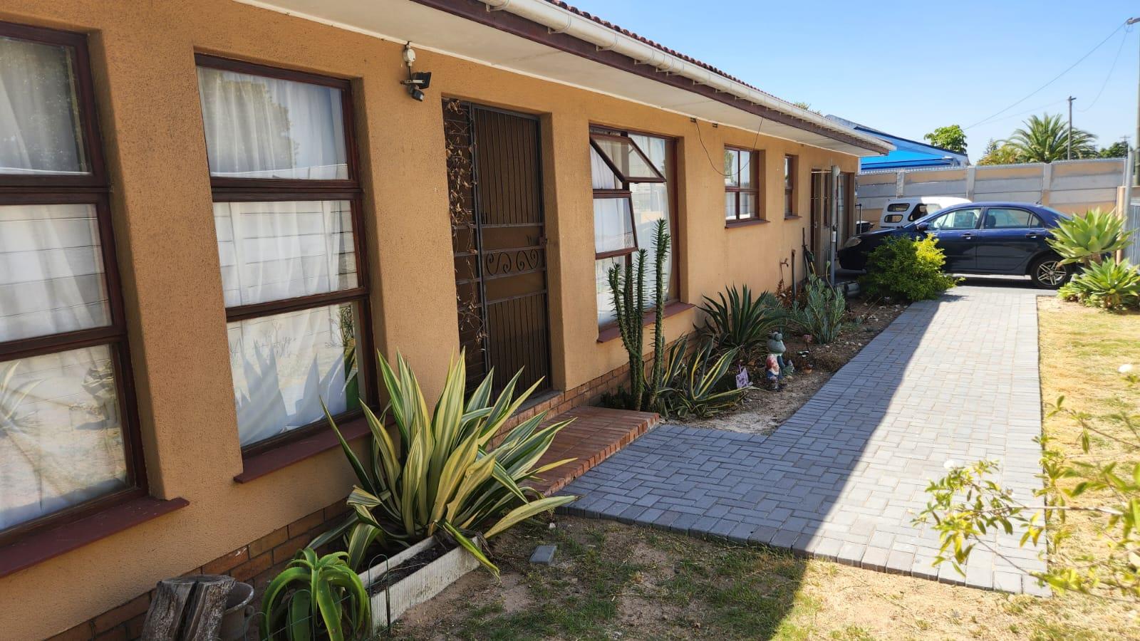 Peerless Park Property Houses for sale in Peerless Park