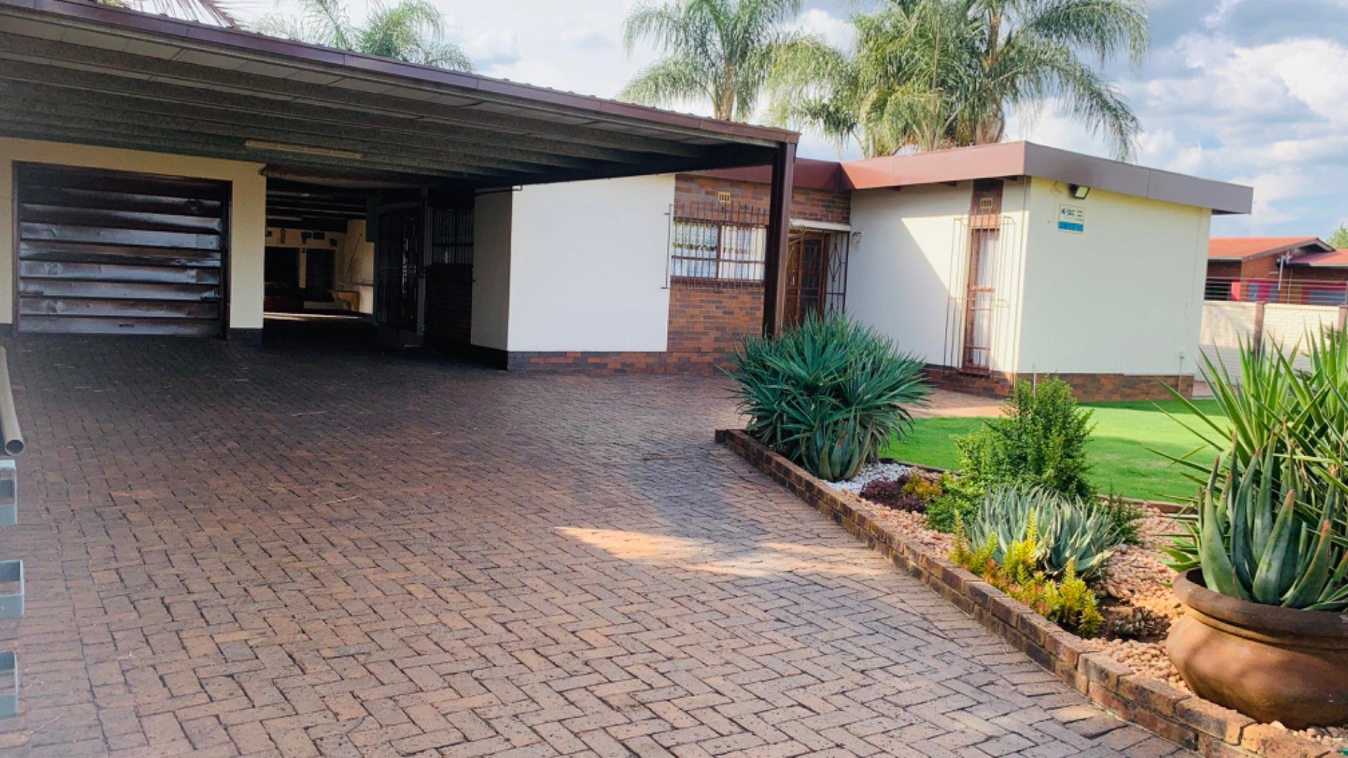 3 Bedroom House to rent in Vanderbijlpark CE 5 P24114026338