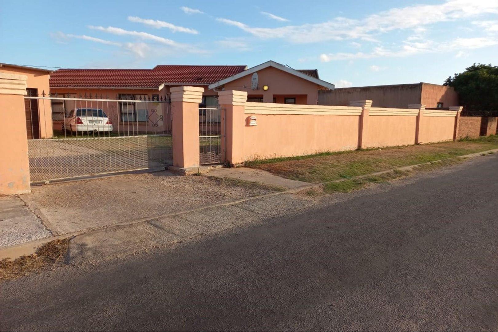 3 Bedroom House for sale in Motherwell Nu 5 3 Cwili Street P24