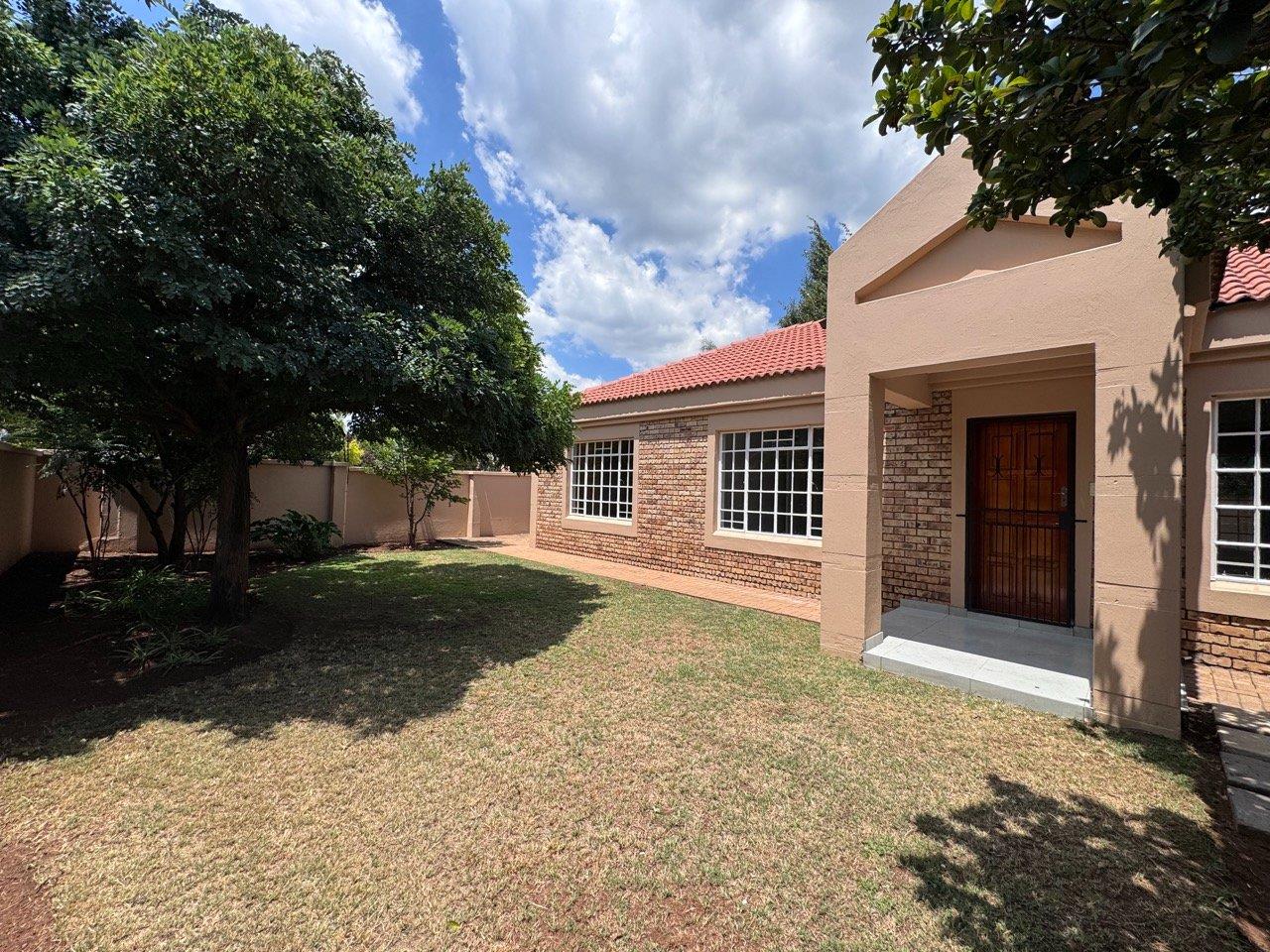 3 Bedroom Townhouse for sale in Baillie Park P24114027554