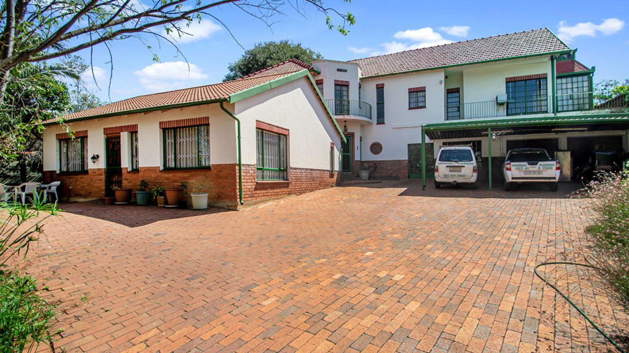 5 Bedroom House for sale in Greenside P24114027898