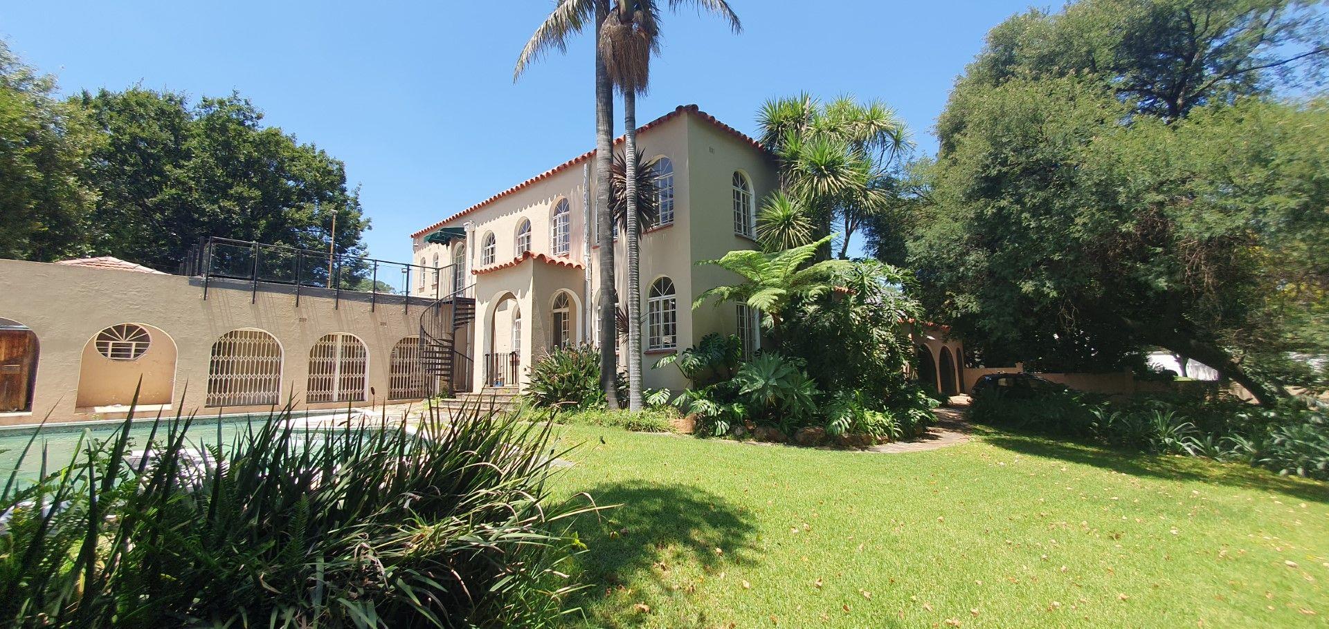 6 Bedroom House for sale in Westcliff P24114028817