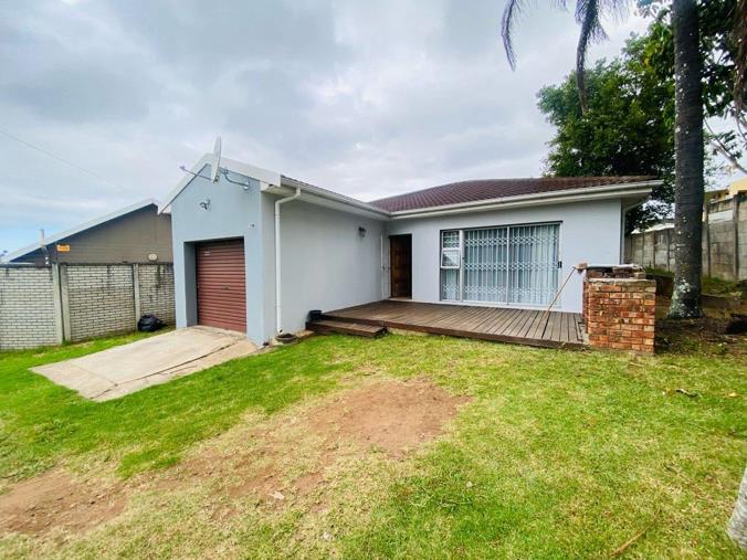 2 Bedroom House for Sale in Amalinda