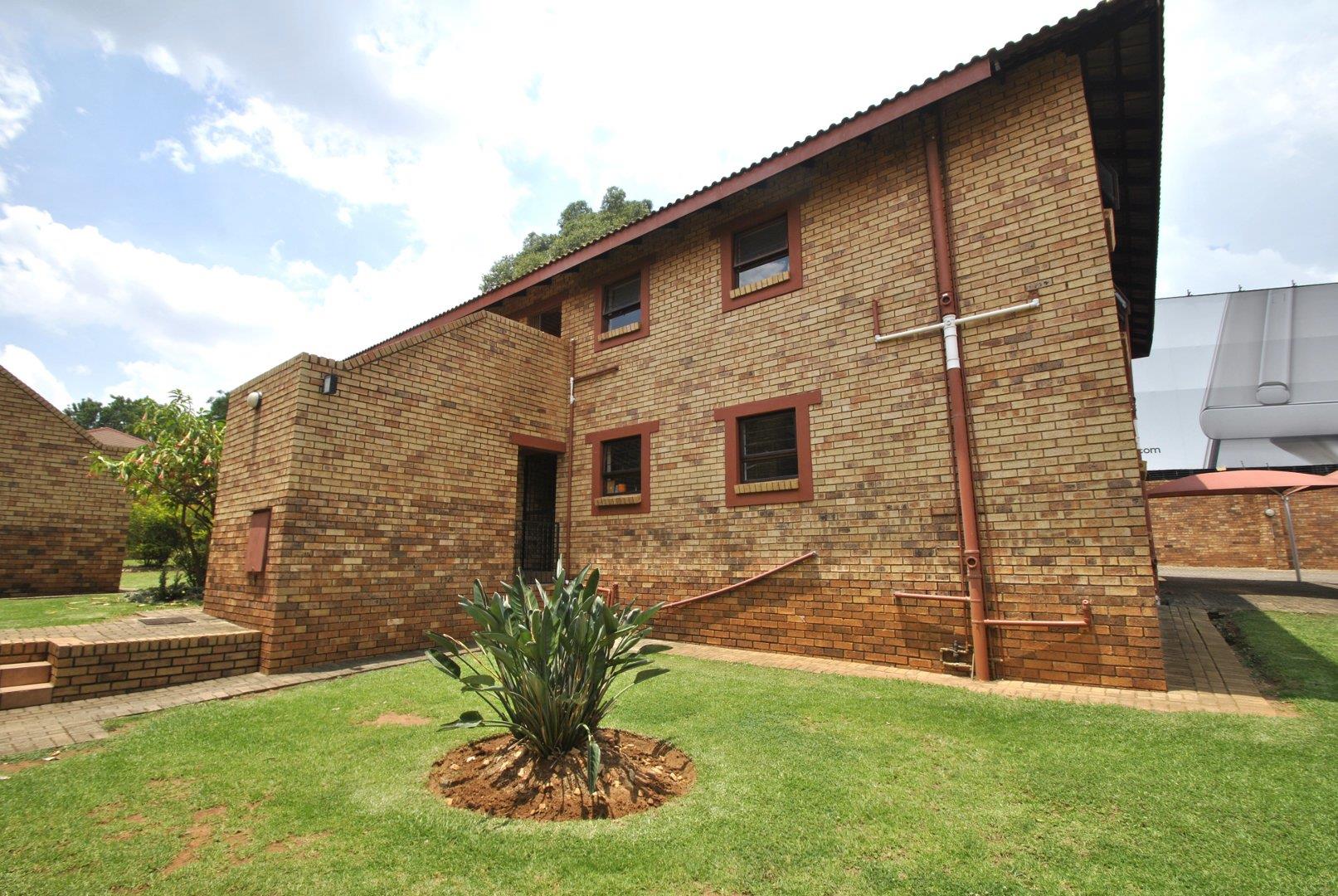 2 Bedroom Apartment / flat for sale in Bedfordview P24114030176