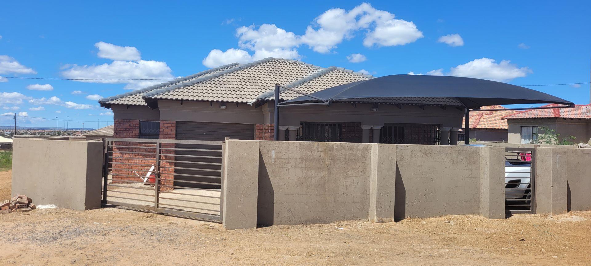 5 Bedroom House for sale in Rockdale P24114030431