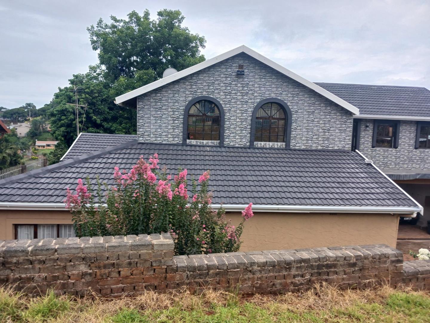 7 Bedroom House for sale in Stanger Manor P24114031100