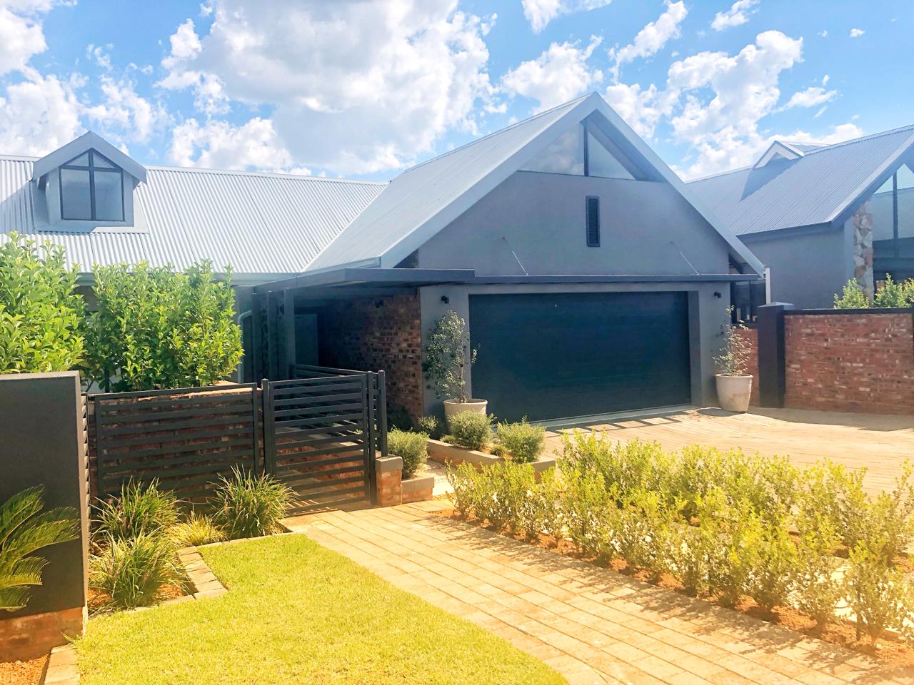 3 Bedroom House for sale in De Land Estate De Land Estate P24114031418