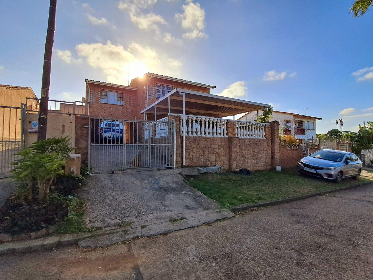 5 Bedroom House for sale in Redfern Feltfern Place P24114031666