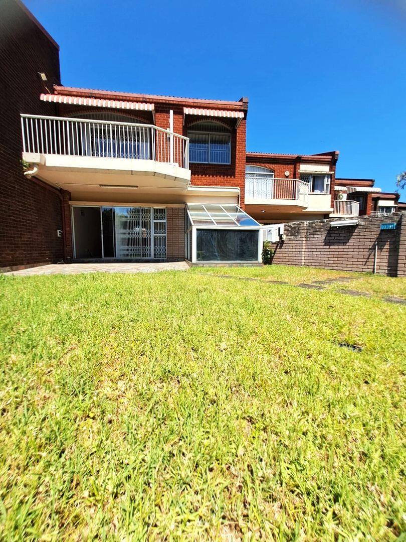 3 Bedroom Townhouse for sale in Musgrave P24114031850