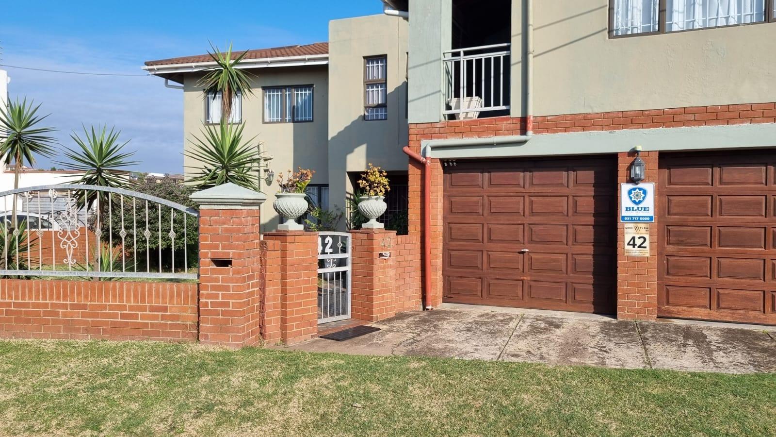 6 Bedroom House for sale in Ocean View 42 Herbert Andrews Road P24