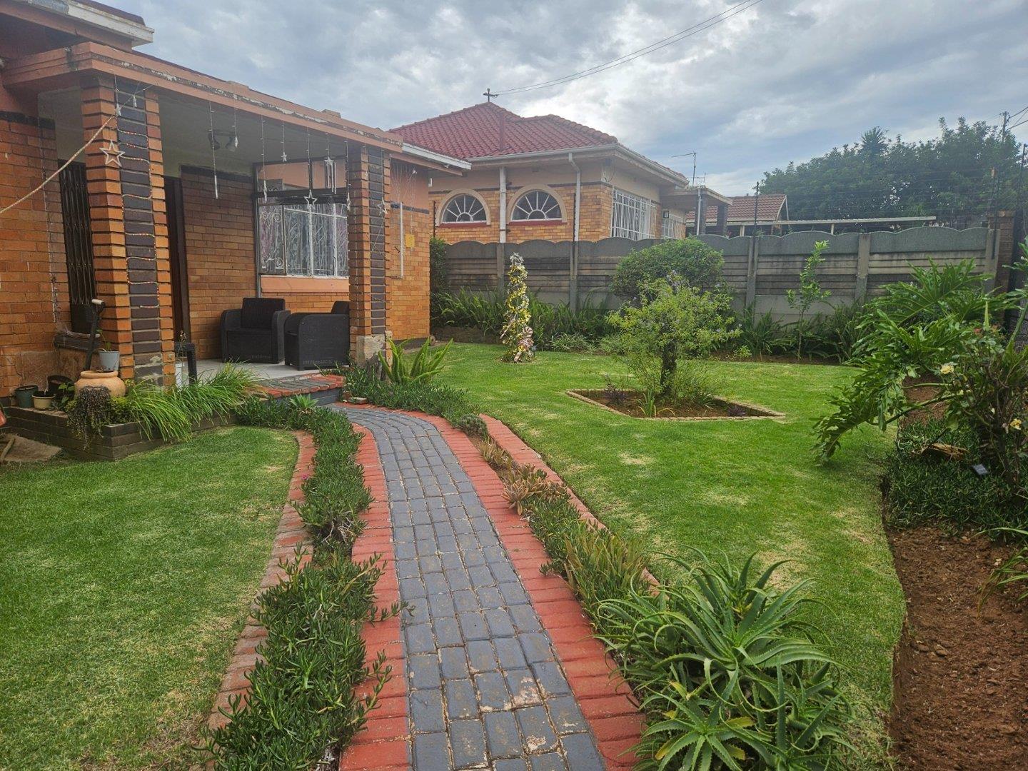 3 Bedroom House for sale in Symhurst 8 Warfield Street P24114032189