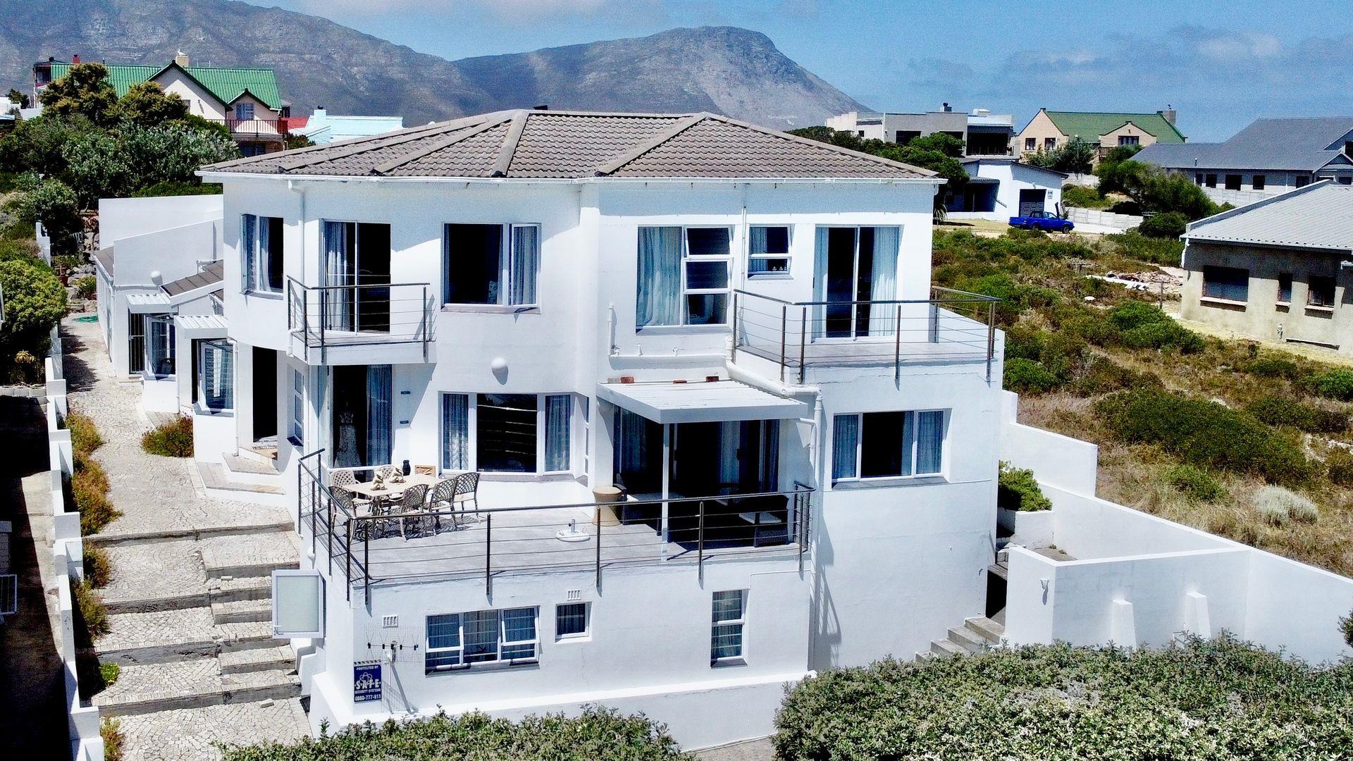 5 Bedroom House for sale in De Kelders 28 Steyn Street P24114032391