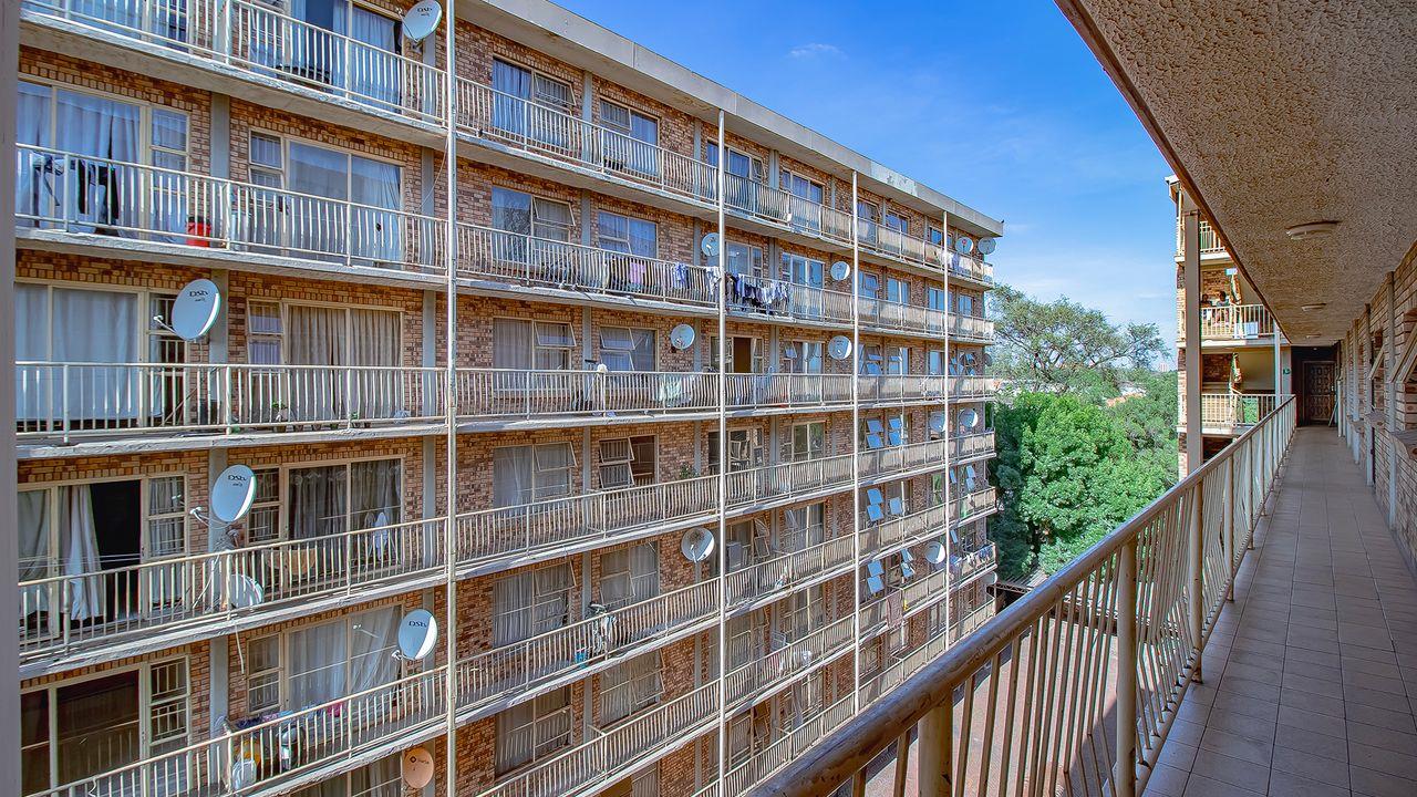 1 Bedroom Apartment / flat for sale in Silverton 261 De Boulevard