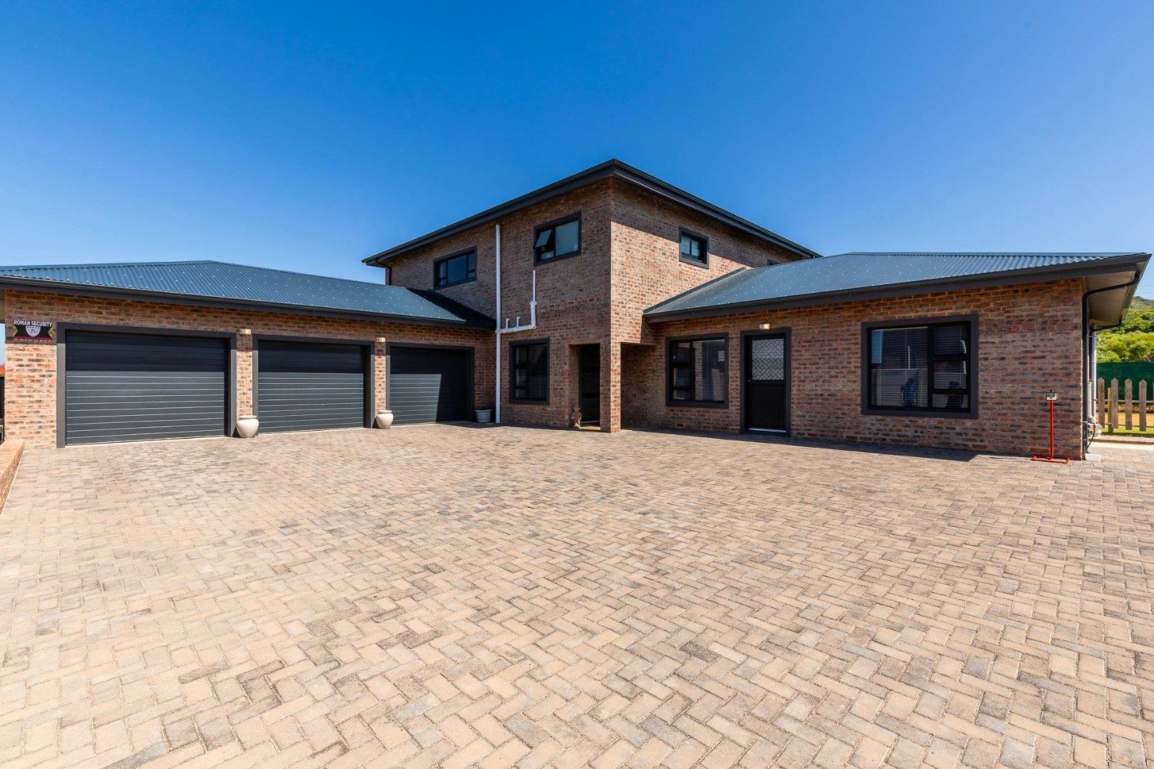 4 Bedroom House for sale in Stilbaai Oos P24114033642