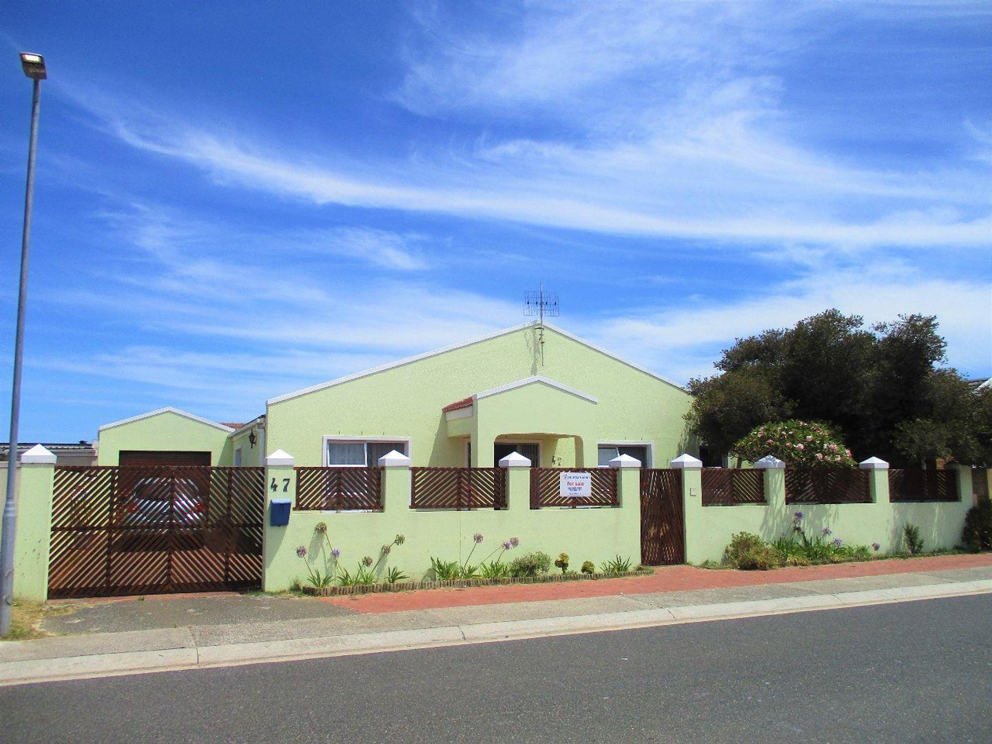 4 Bedroom House for sale in Strandfontein Village P24114034935