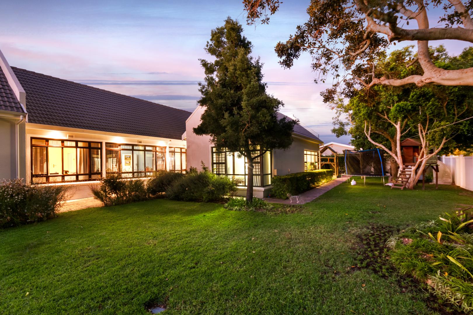 Land & Zeezicht Property Property and houses for sale in Land