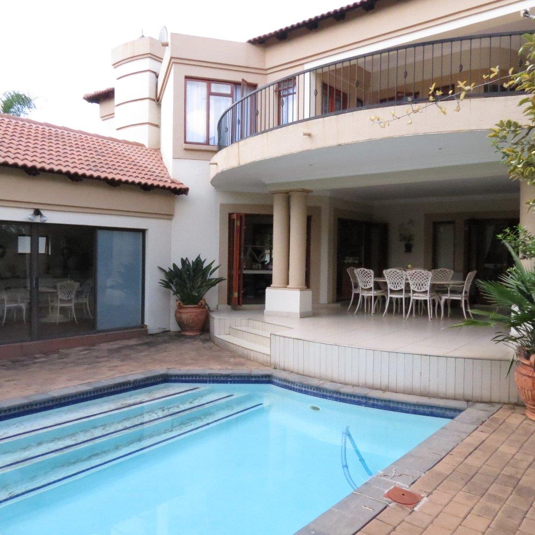 4 Bedroom House for sale in Silver Lakes Golf Estate 100 Silver Lakes