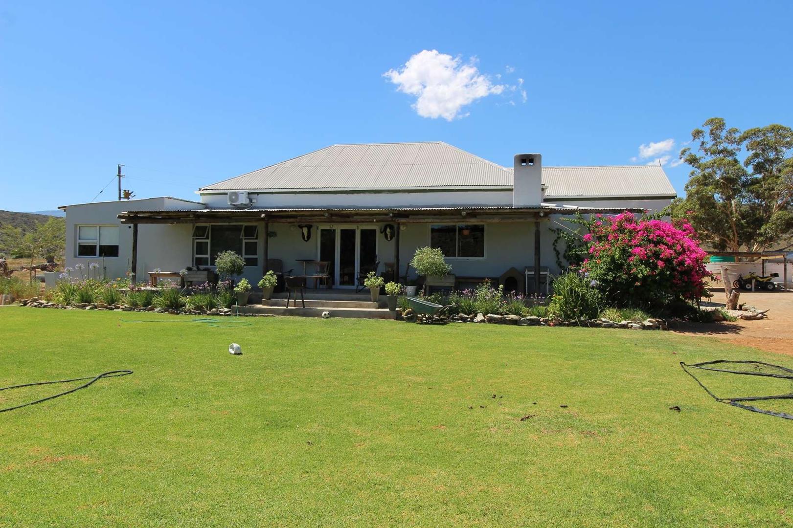 Farm for sale in Ladismith Rural P24114037941