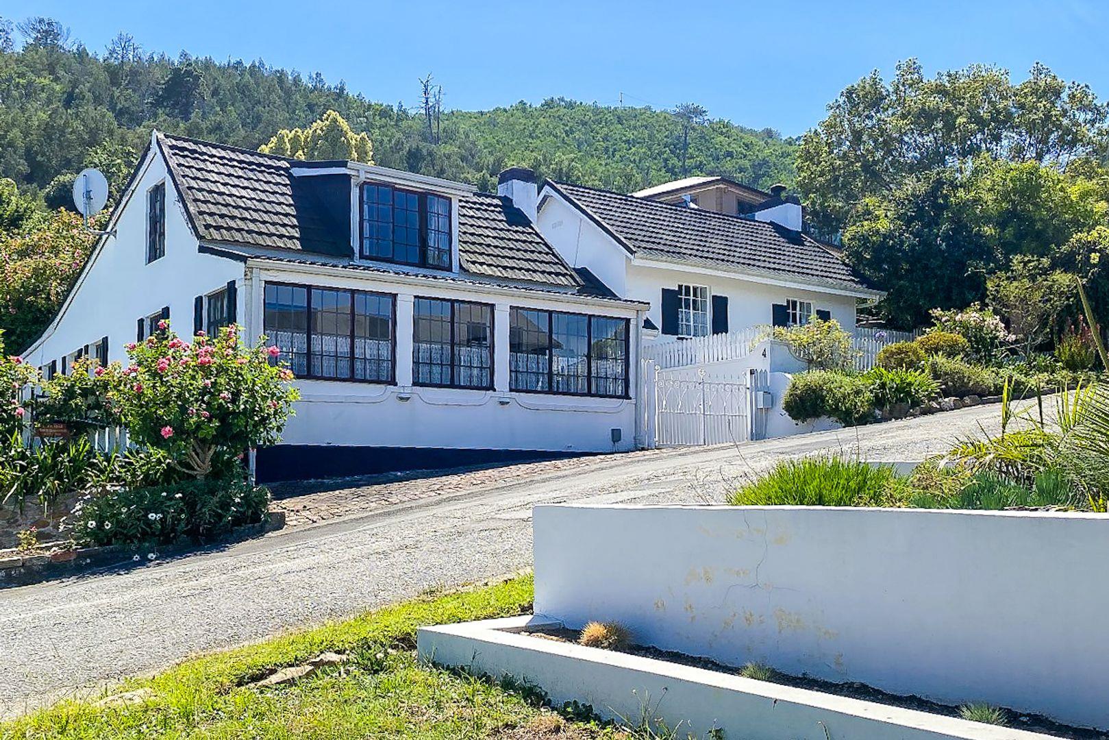 Knysna Central Property Property and houses for sale in Knysna