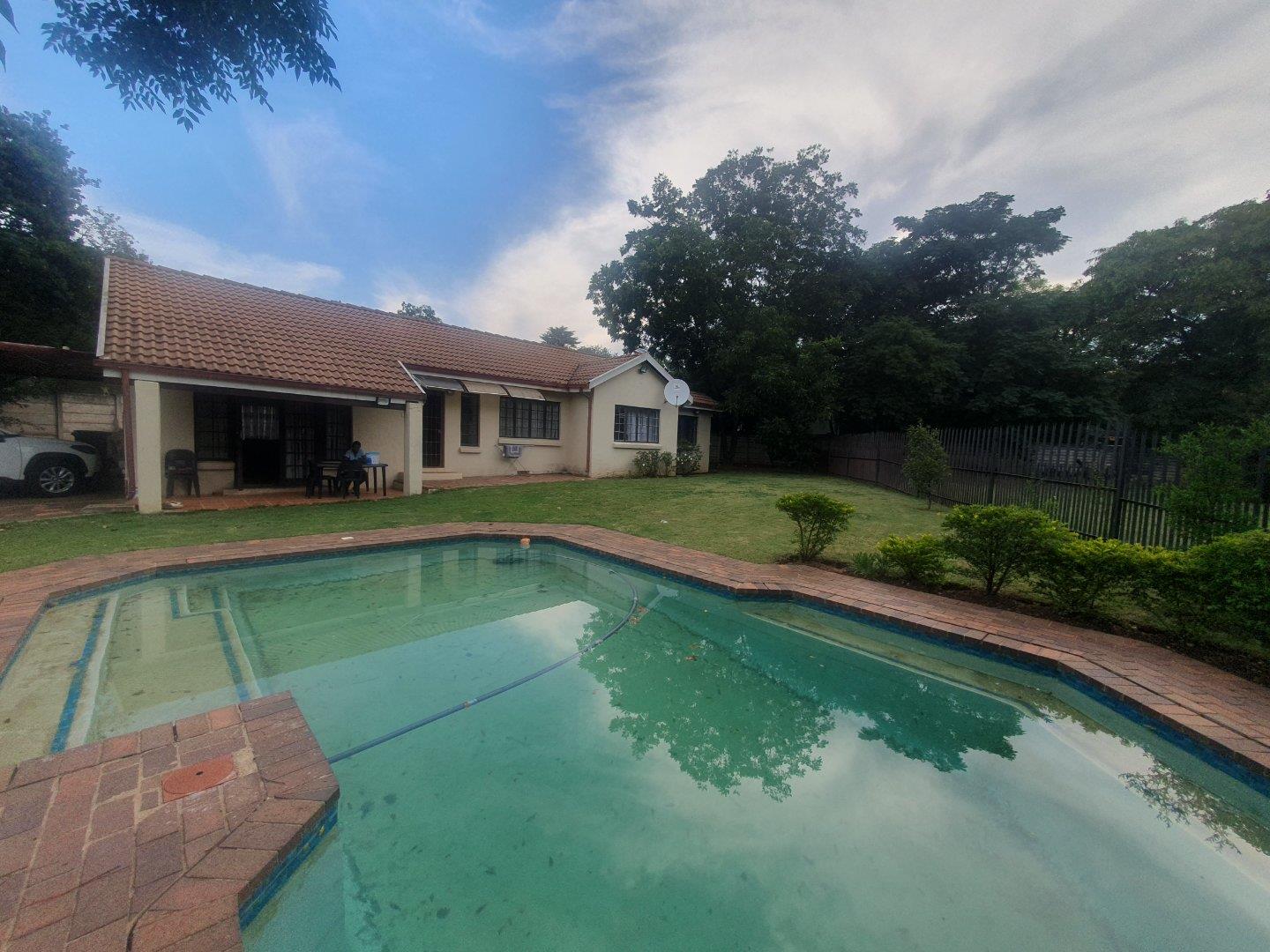 3 Bedroom House for sale in Buccleuch P24113269416