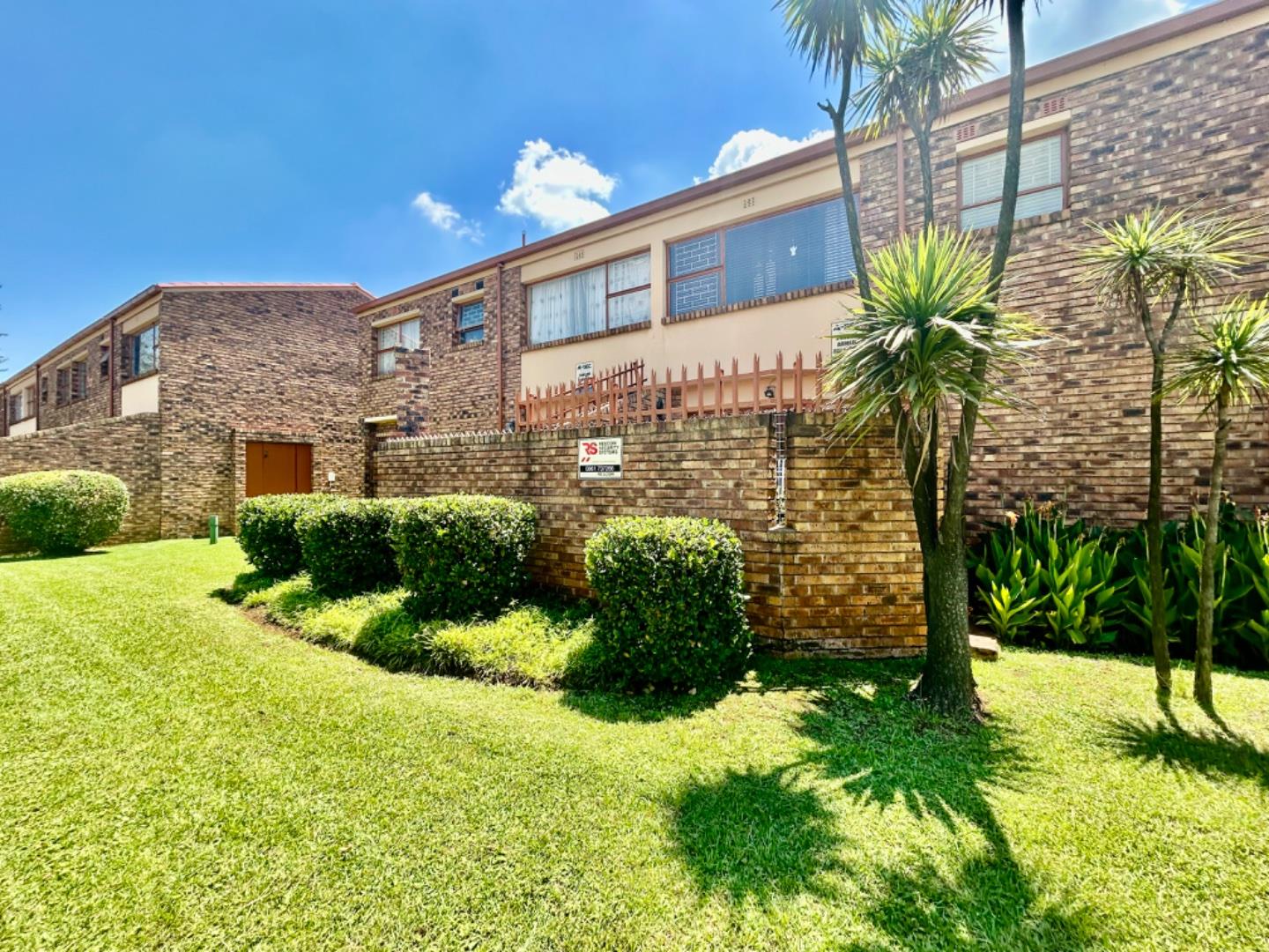 3 Bedroom Townhouse for sale in Vanderbijlpark CE 3 P24114042912