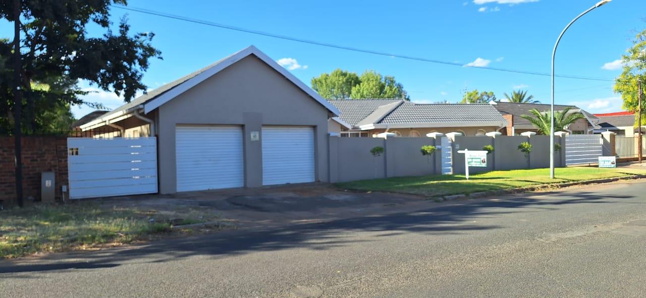 Royldene Property Property and houses for sale in Royldene